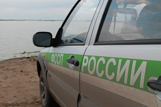 Приехавший "на прием" к приставам водитель ушел домой пешком