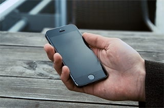 Житель Энгельса отработает 140 часов за кражу iPhone 5S