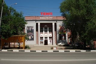 Депутатов гордумы заинтересовал буфет в театре "Версия"