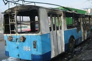 В Ленинском районе во время движения загорелся троллейбус