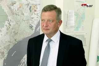 Мэрия Саратова намерена освободить площадь у "России" от ларьков