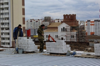 Губернатор призвал ускорить строительство "образцовой школы" в Саратове