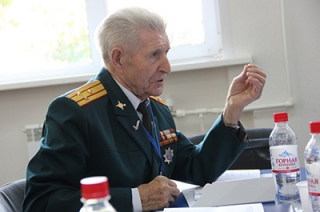 Георгий Фролов пожаловался на "неработающую программу" капремонта
