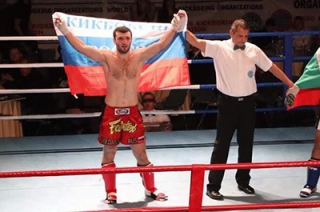 Даци Дациев во втором раунде сломал нос чемпиону мира