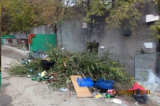 В Заводском районе продолжается борьба со стихийными дворовыми свалками