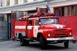 Десять огнеборцев за восемь минут ликвидировали пожар на Тархова