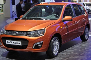 Россияне стали чаще покупать отечественные автомобили
