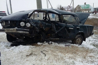 Водитель "шестерки" скончался в больнице после аварии под Саратовом