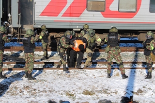 ФСБ освободила железнодорожную станцию Саратова от "террористов"