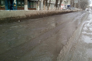 После коммунальной аварии жители Огородной готовятся скользить по катку