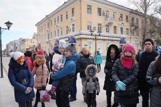 Творческая молодежь Саратова выступила на новой пешеходной зоне