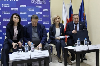 Олег Грищенко на встрече с гордепами: "Нужно работать ближе к губернатору"