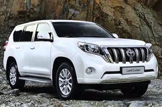 Менеджер по продажам разбил два стекла в "Land Cruiser Prado"
