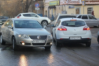 Коммунальная авария на Комсомольской создает аварийную ситуацию
