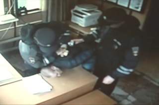 Жесткое задержание блогера в пункте ДПС попало на видео
