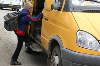 Водитель "вытолкал" ребенка из автобуса из-за просроченного билета. Реакция СУ СКР