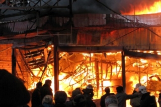Пожарные потушили магазин в Волкове