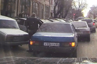 Саратовцы просят привлечь к ответственности "автомобильного эгоиста"