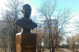 В сквере Комсомольского поселка восстановлен бюст Юрия Гагарина