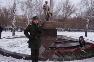 На Воскресенском кладбище почтили память Неизвестного Солдата