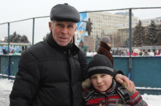 Жители Саратова о переводе стрелок: "Поживем – увидим"