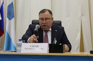 Валерий Сараев поручил "привести в праздничный вид" пешеходную зону