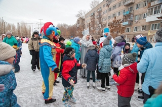 В Балакове заработали катки и хоккейные коробки