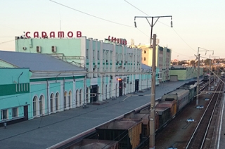 В тоннеле саратовского вокзала задержали хулигана с наркотиками