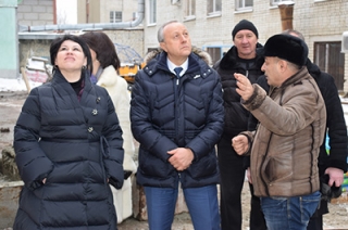 Валерий Радаев в беседе с подрядчиком: "У тебя то обед, то ужин!"