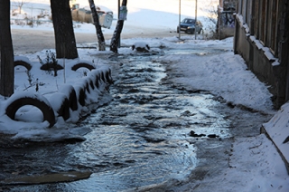 В центре Саратова из-за коммунальной аварии отключили воду