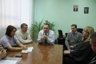 Дольщики Тихонова разошлись по враждующим группам "радикалов" и "умеренных"