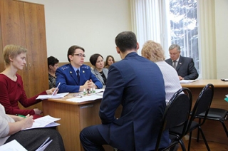 Общественница сравнила кальянные с "газовыми камерами"
