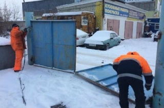 В Октябрьском районе снесли незаконную автостоянку