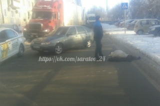 В Саратове пожилую женщину сбили на пешеходном переходе