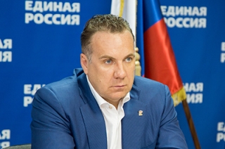 Олег Грищенко получил грамоту за вклад в повышение авторитета "ЕР"