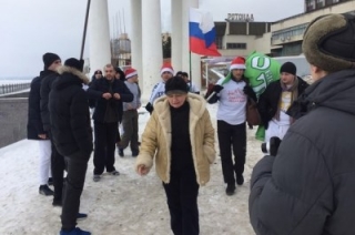 Общественники отметили Новый год пробежкой и "трезвыми купаниями"