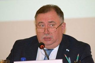 Обледеневшие тротуары. Валерий Сараев заставит чиновников ходить пешком