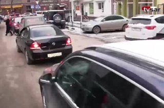 Видеосюжет. Решат ли платные парковки проблему пробок в Саратове?