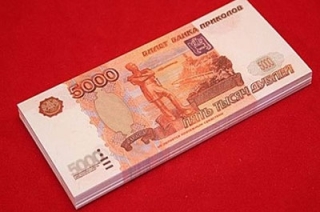 В России чаще всего подделывают пятитысячные купюры и доллары