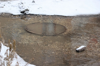 Центр Саратова остался без воды из-за коммунальной аварии