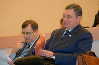 Губернатор сделал министру замечание за нечеткие ответы на вопросы депутатов