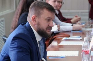 Представитель "Почты России": "Очереди в Солнечном действительно зашкаливают"