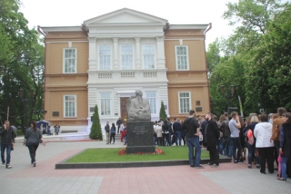 Фоторепортаж. Саратовцы встали в очередь за искусством