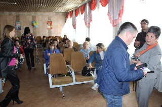 Директор интерната РЖД выгнала журналистов с собрания возмущенных родителей