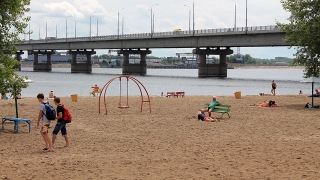 Мэрия вновь заявляет о безопасности купания на "Городских песках"