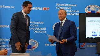 Выборы губернатора. Валерий Радаев подал документы на регистрацию