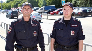Полицейские потушили "Ниву" на парковке в Затоне до приезда пожарных