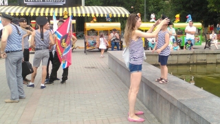 Саратовцы отметили День ВМФ шествием по центру города