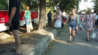 Очередной травмай сошел с рельсов в районе Стрелки