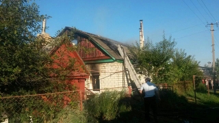 Очевидцы пожара в Ртищеве: "Прадед рвался в дом за детьми, но его не пускали"